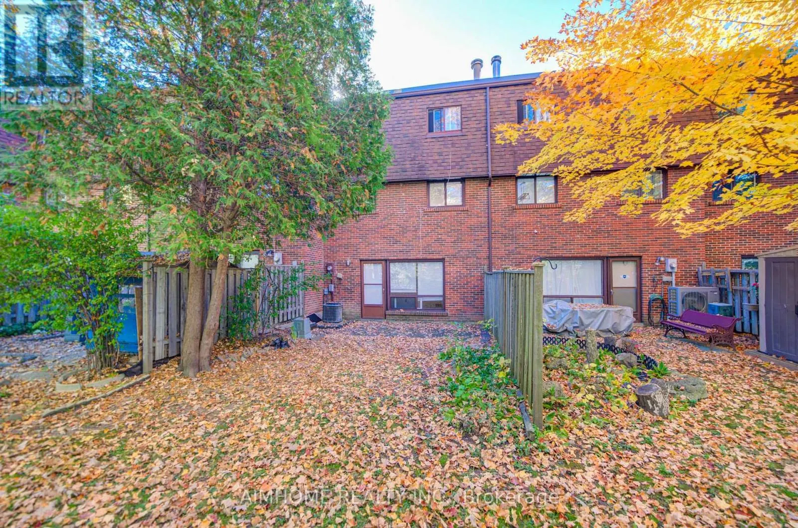 34 STATELY WAY