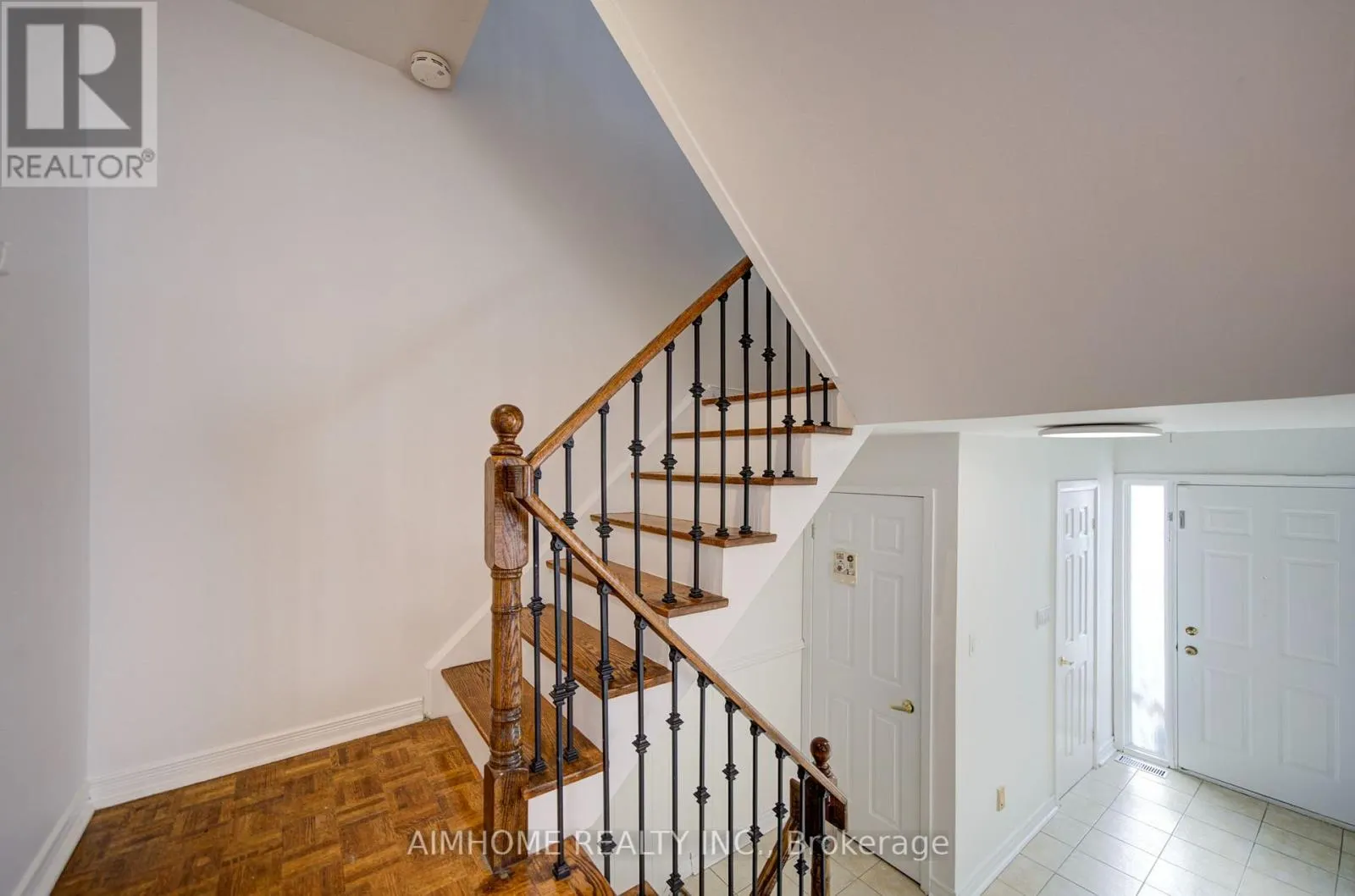 34 STATELY WAY