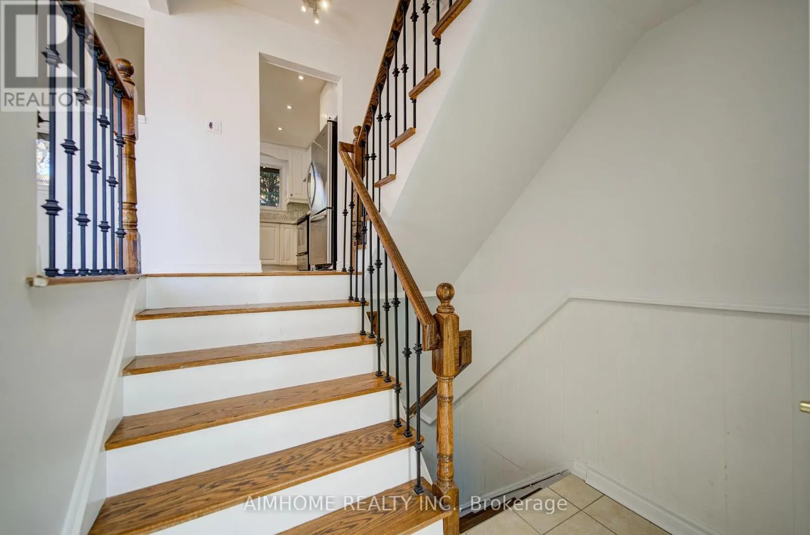 34 STATELY WAY
