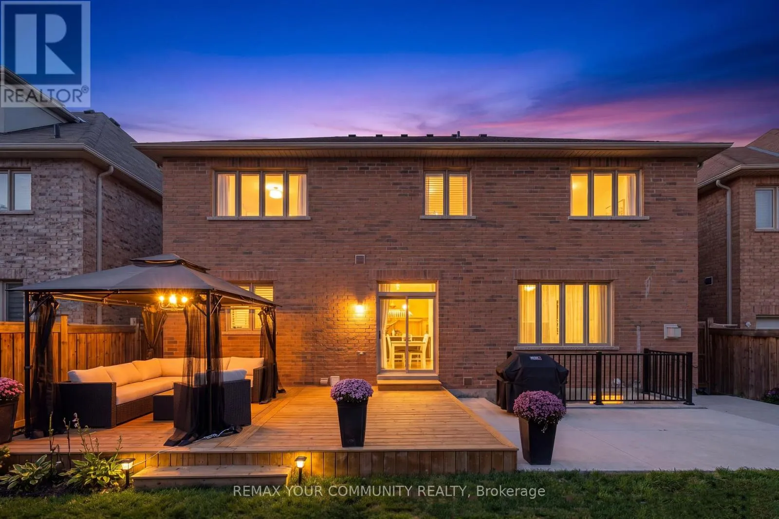 1042 WILBUR PIPHER CIRCLE
