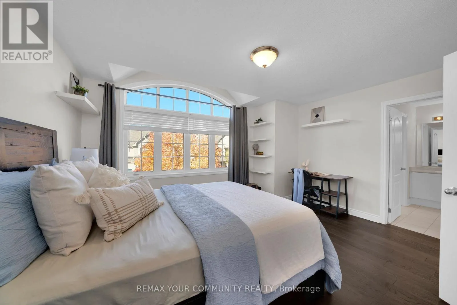 1042 WILBUR PIPHER CIRCLE