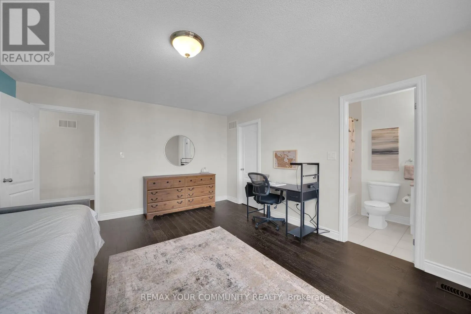 1042 WILBUR PIPHER CIRCLE