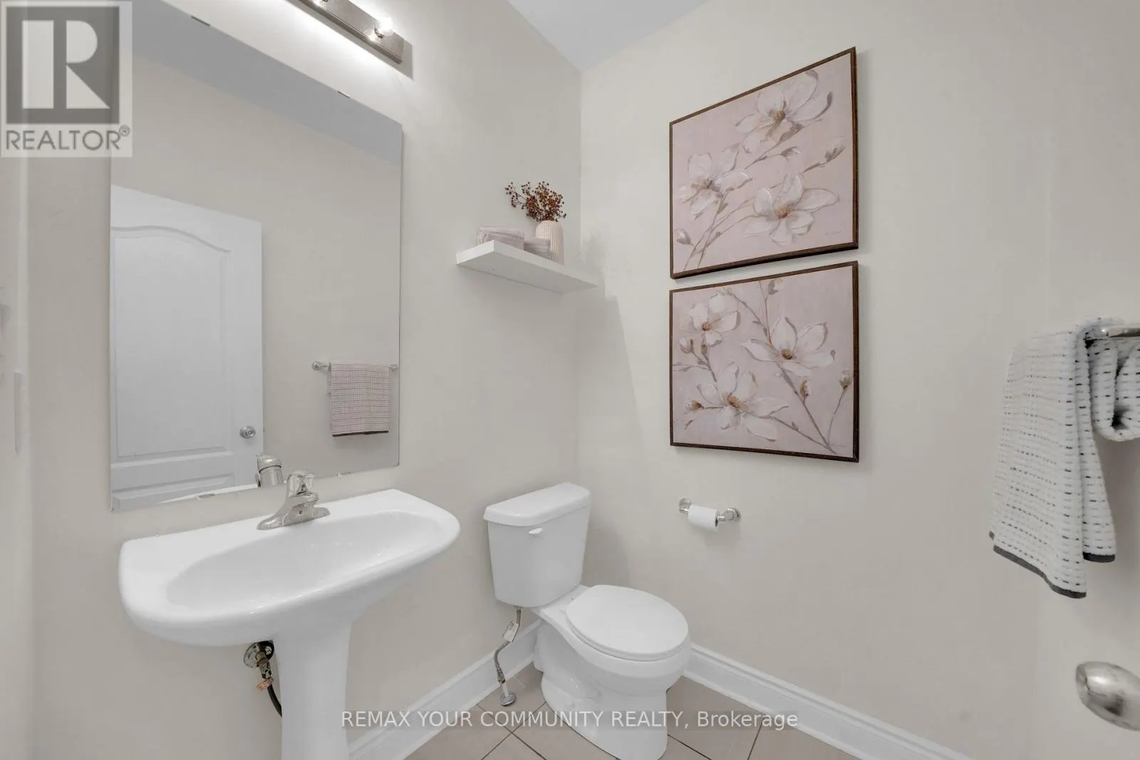 1042 WILBUR PIPHER CIRCLE
