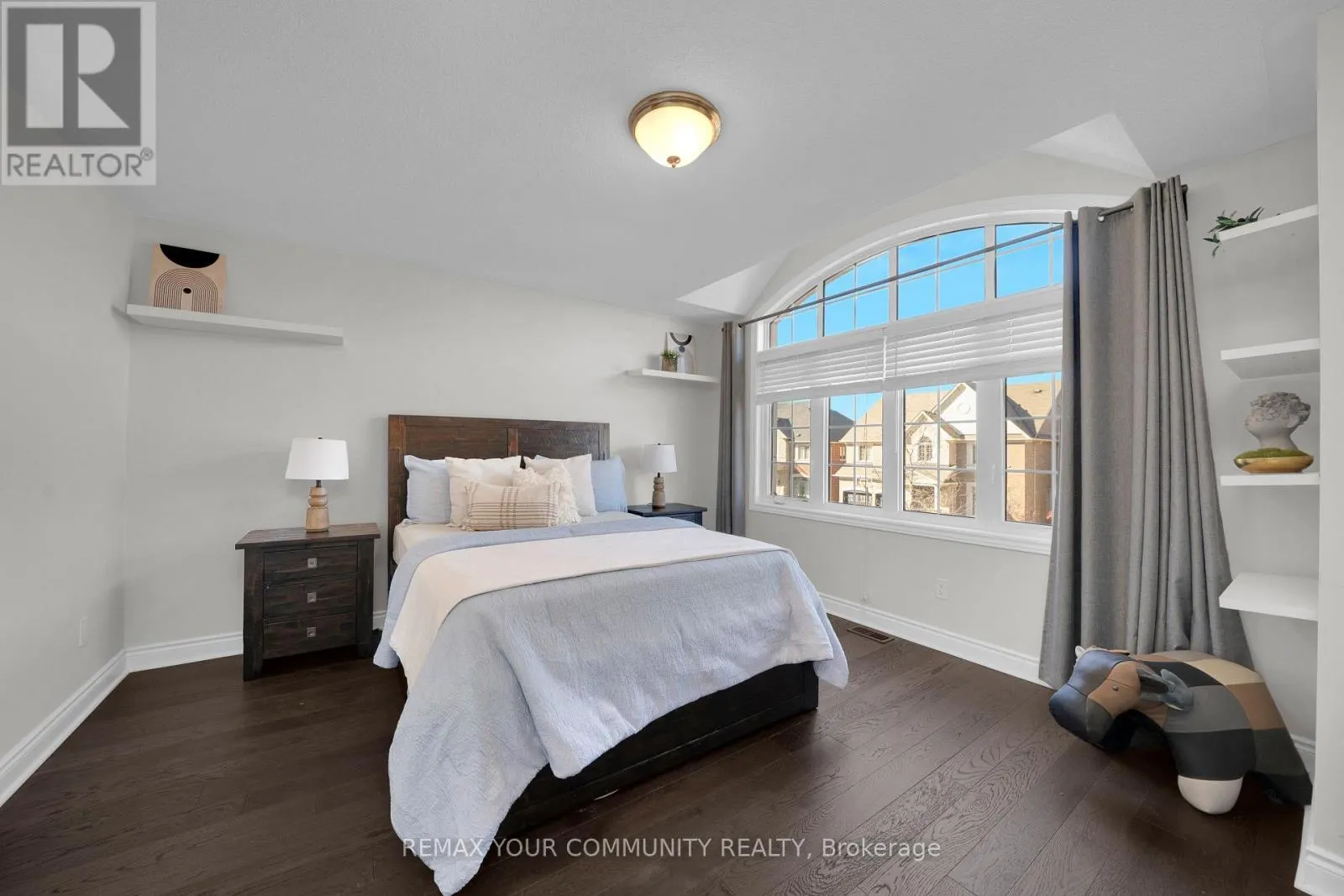 1042 WILBUR PIPHER CIRCLE