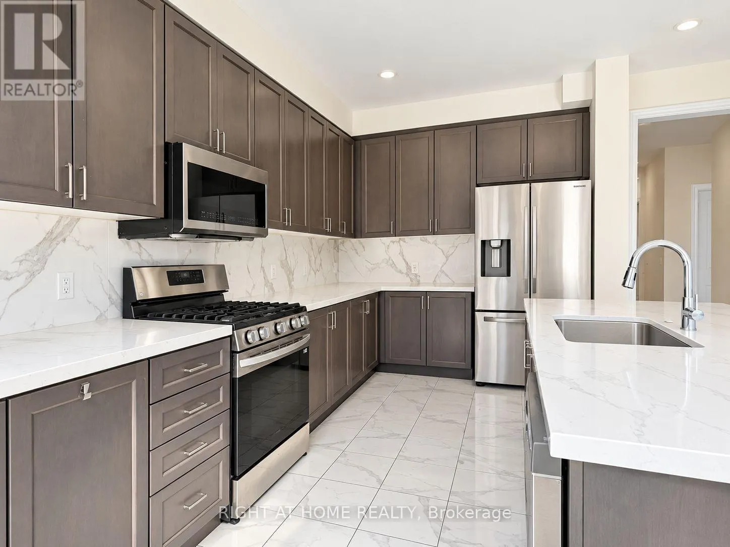 23 BRUCE WELCH AVENUE