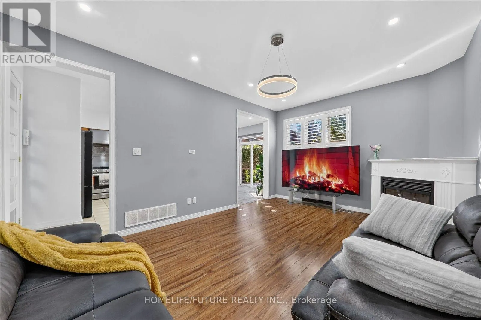 24 MEDLEY CRESCENT