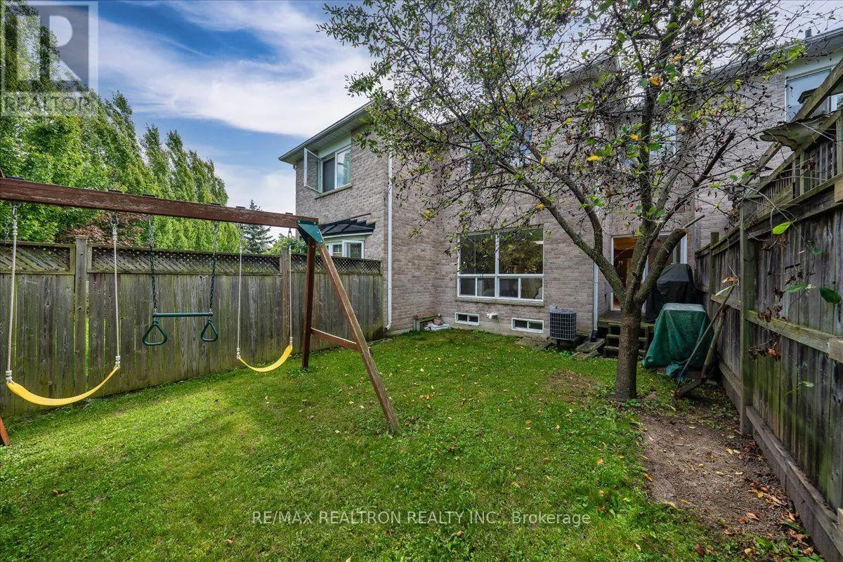 106 LOWTHER AVENUE