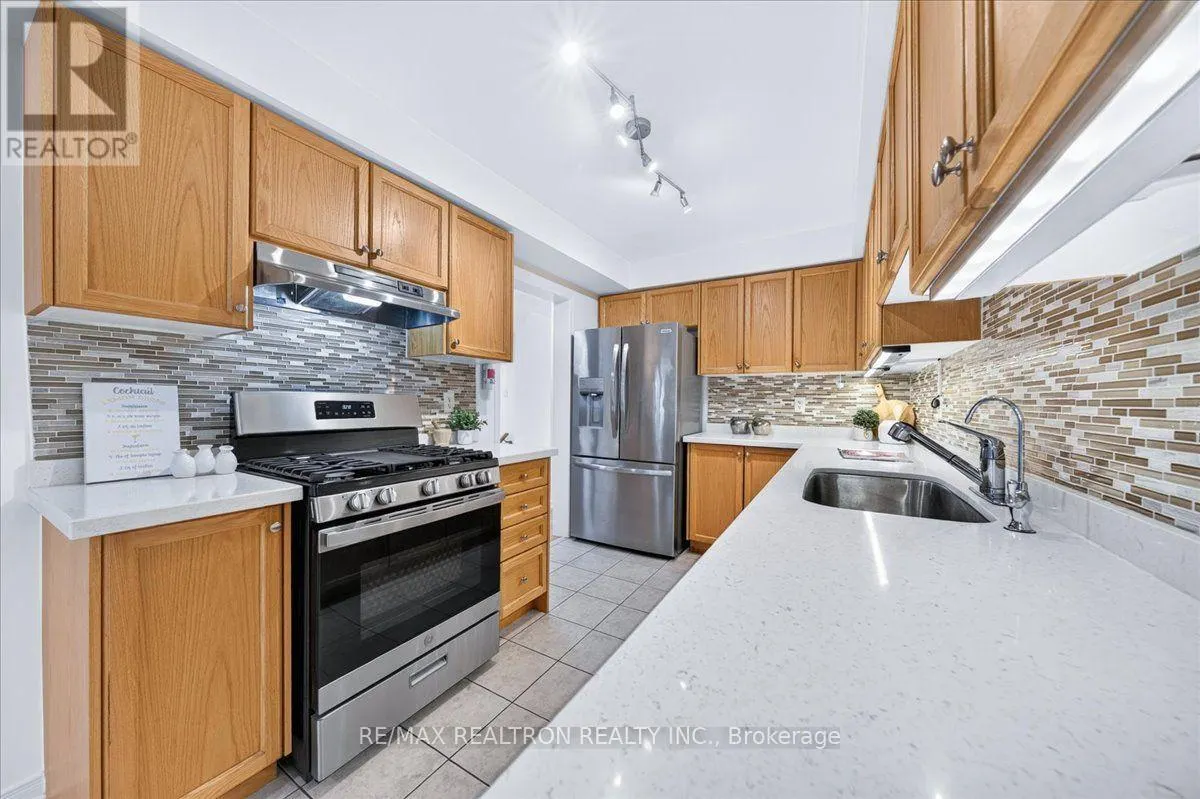 106 LOWTHER AVENUE