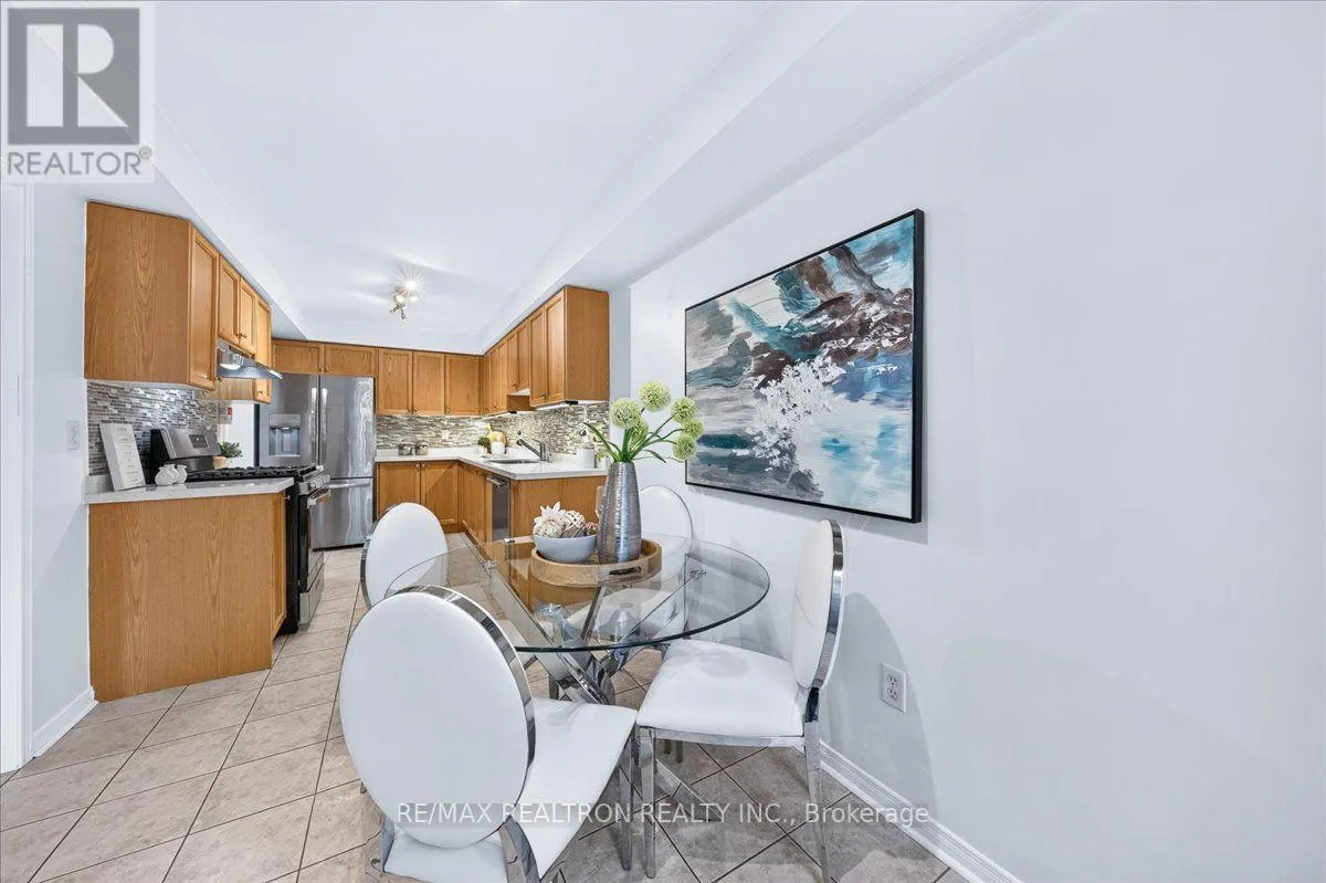 106 LOWTHER AVENUE