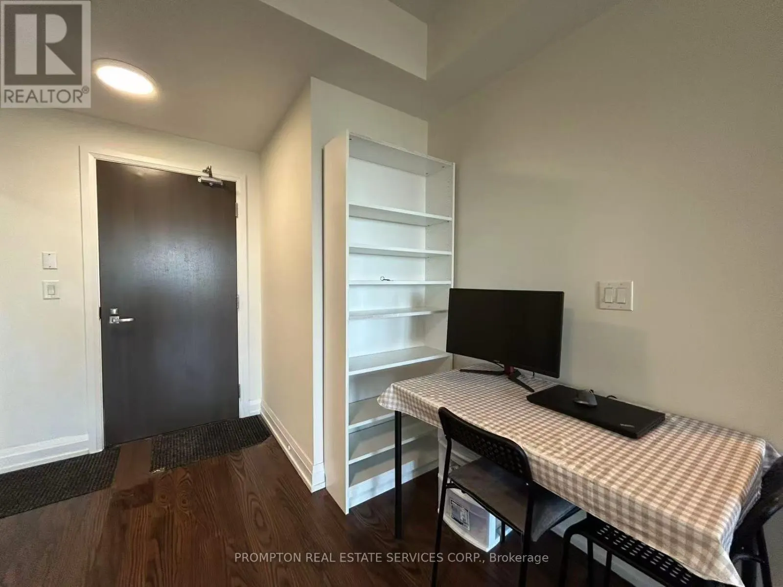 2110 - 7171 YONGE STREET