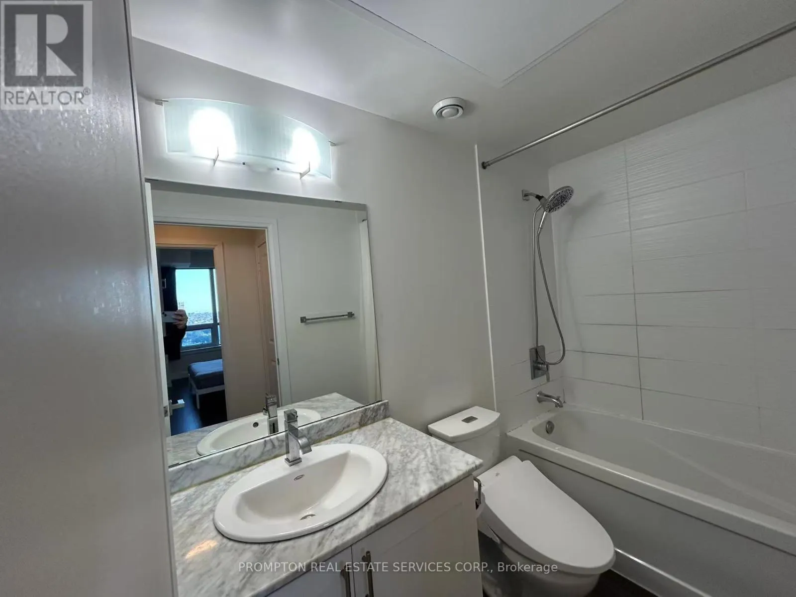 2110 - 7171 YONGE STREET