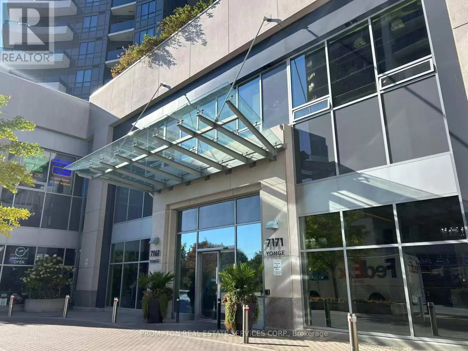 2110 - 7171 YONGE STREET