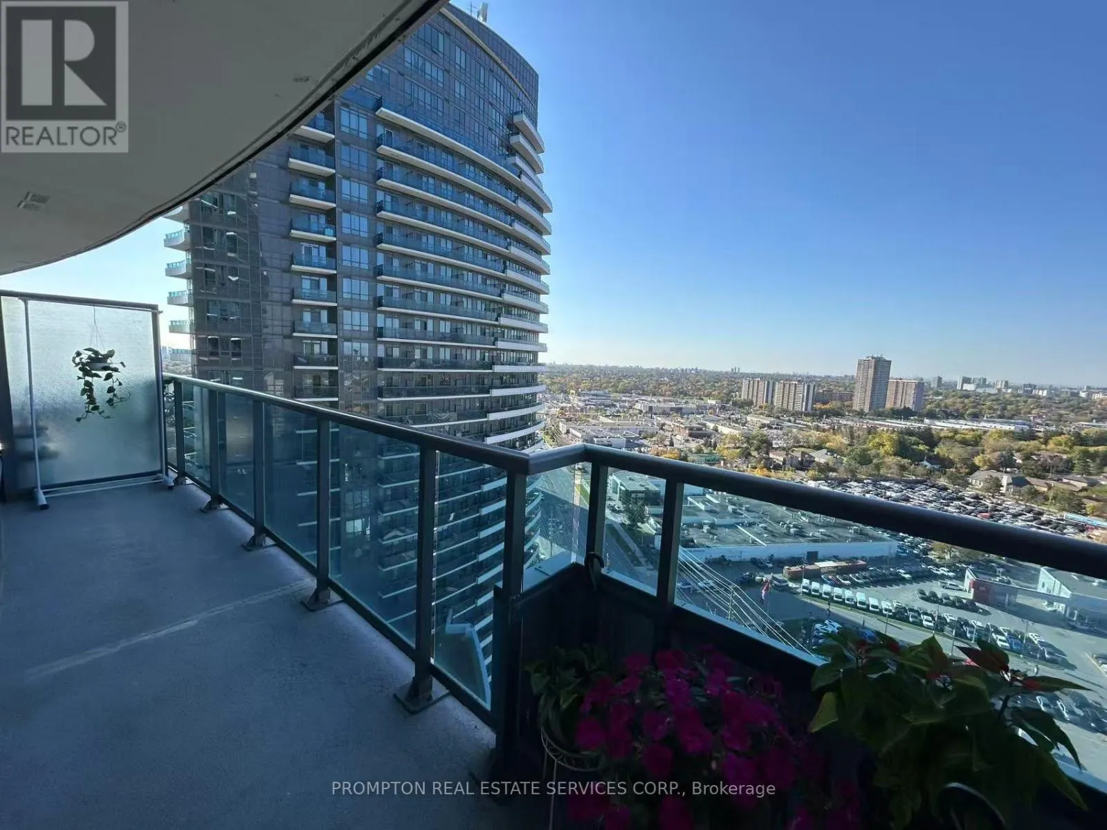 2110 - 7171 YONGE STREET