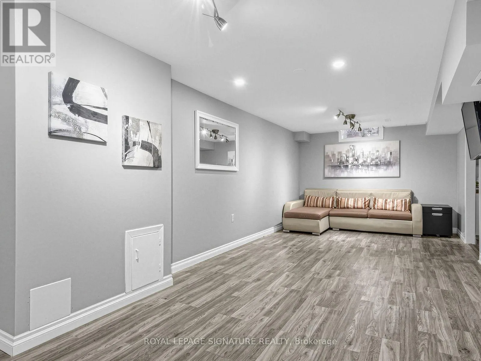 12 STRATHMORE DRIVE