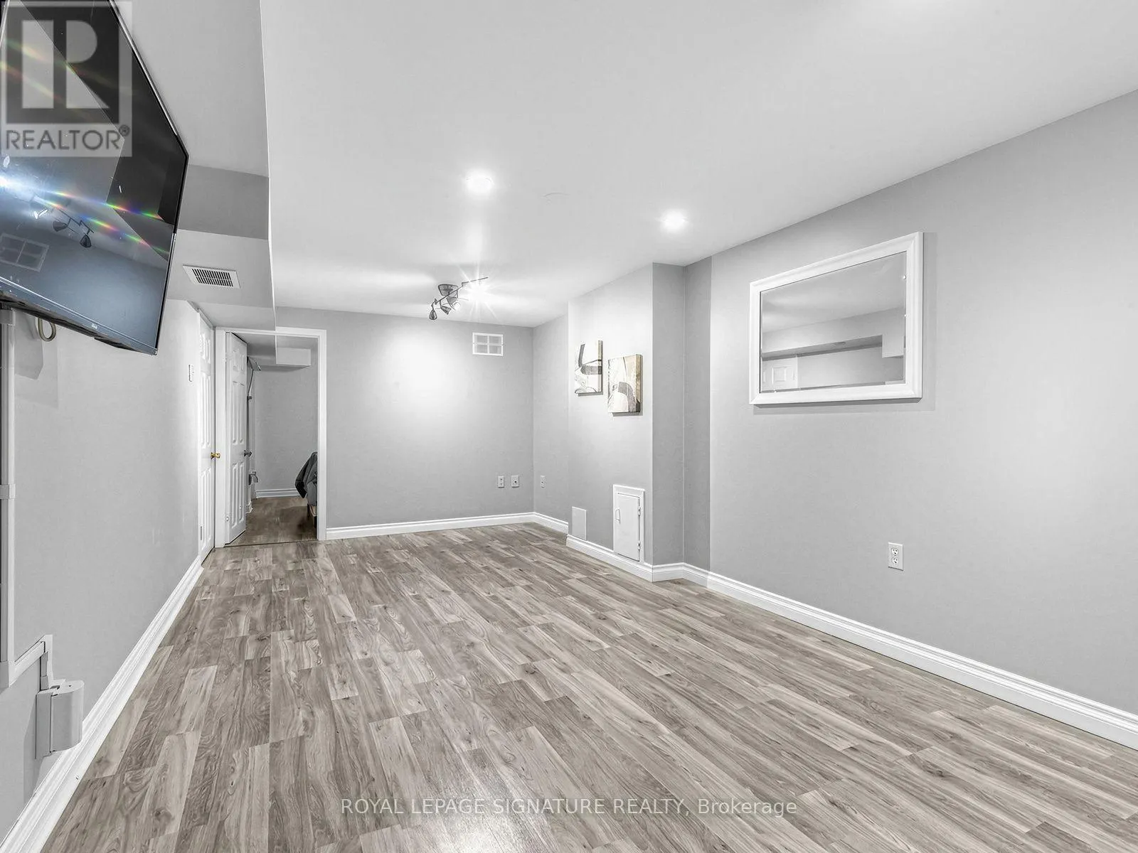 12 STRATHMORE DRIVE