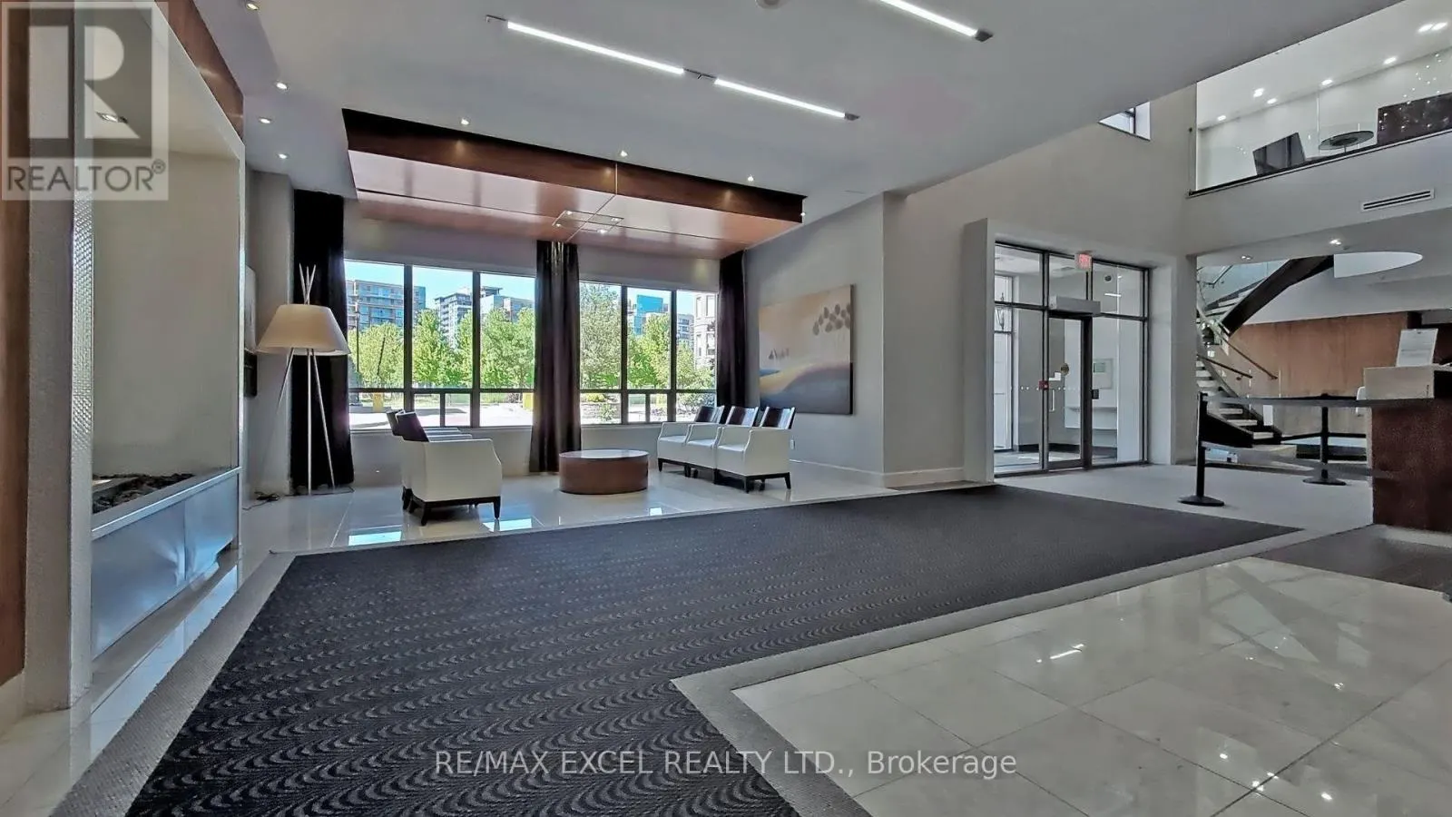 202 - 37 GALLERIA PARKWAY