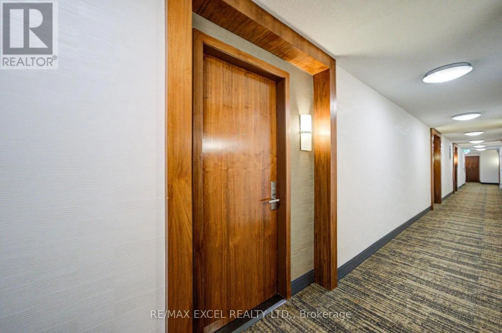 202 - 37 GALLERIA PARKWAY