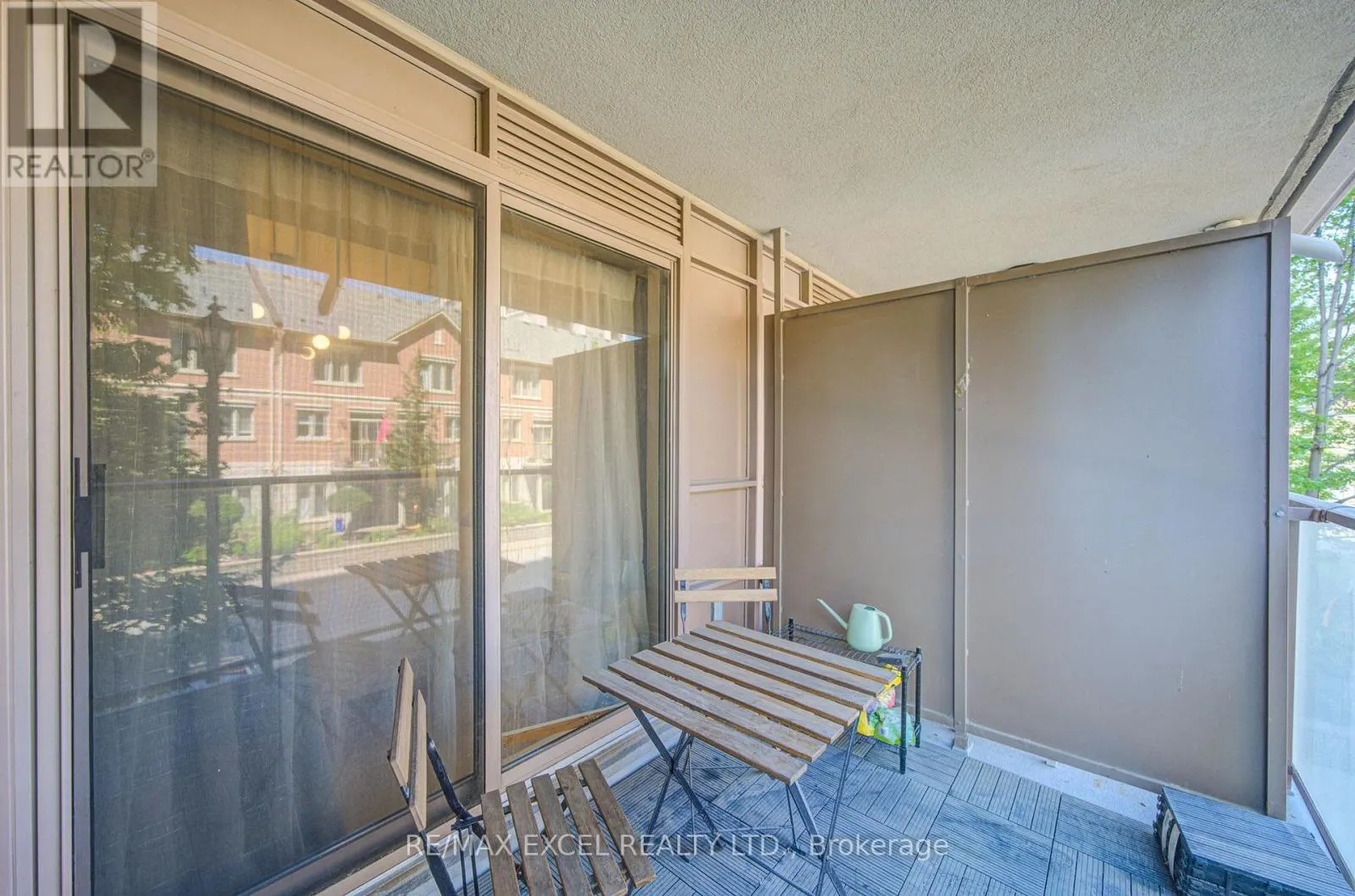 202 - 37 GALLERIA PARKWAY