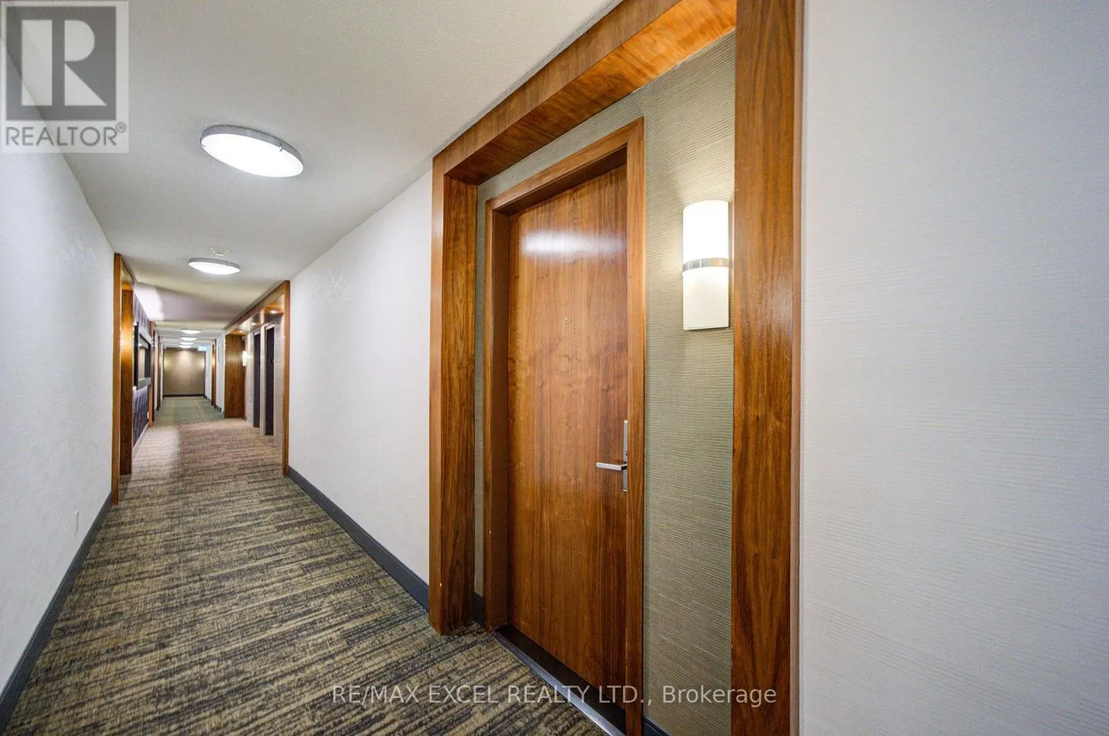 202 - 37 GALLERIA PARKWAY