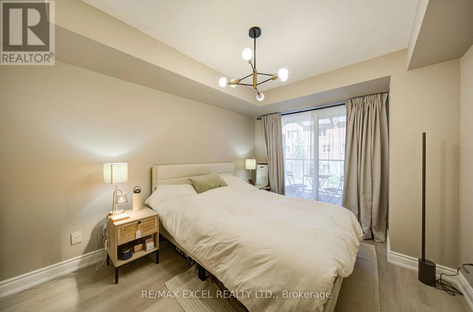 202 - 37 GALLERIA PARKWAY