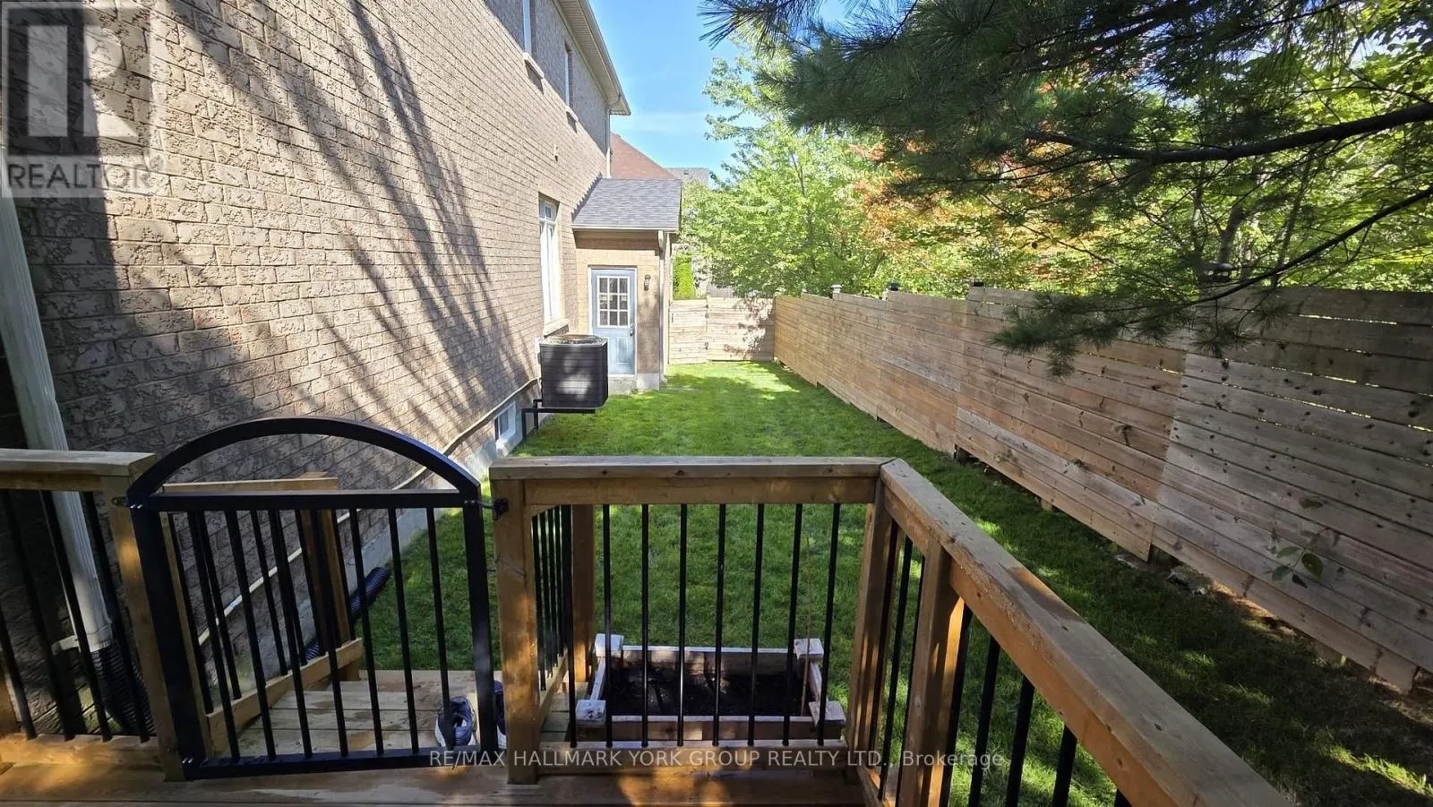 36 - 280 PARADELLE DRIVE