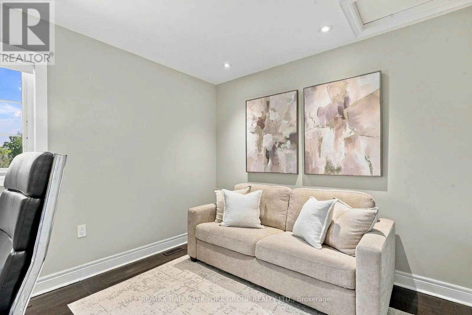 36 - 280 PARADELLE DRIVE