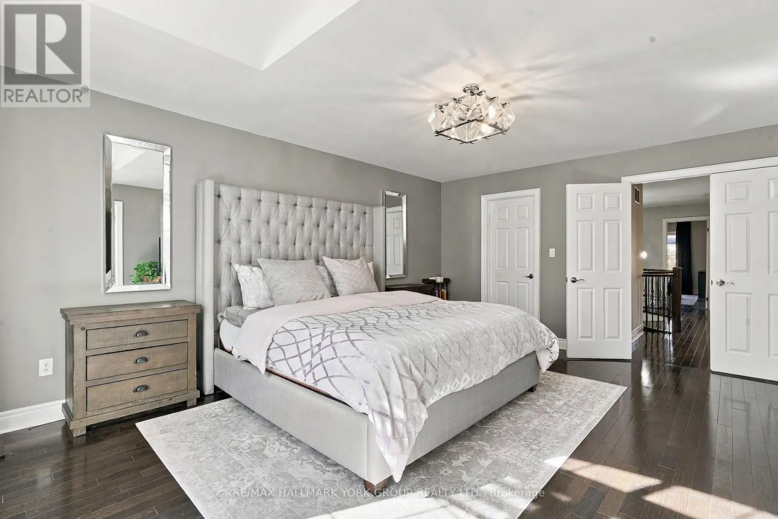 36 - 280 PARADELLE DRIVE