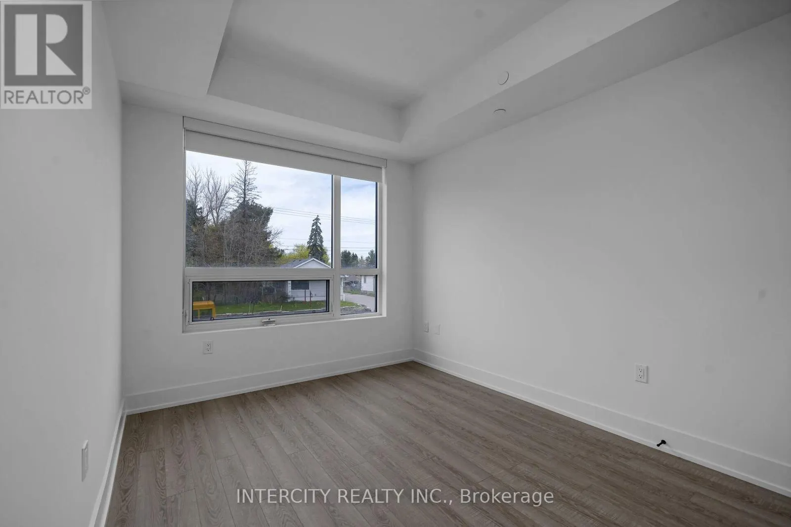 230 - 2075 KING ROAD