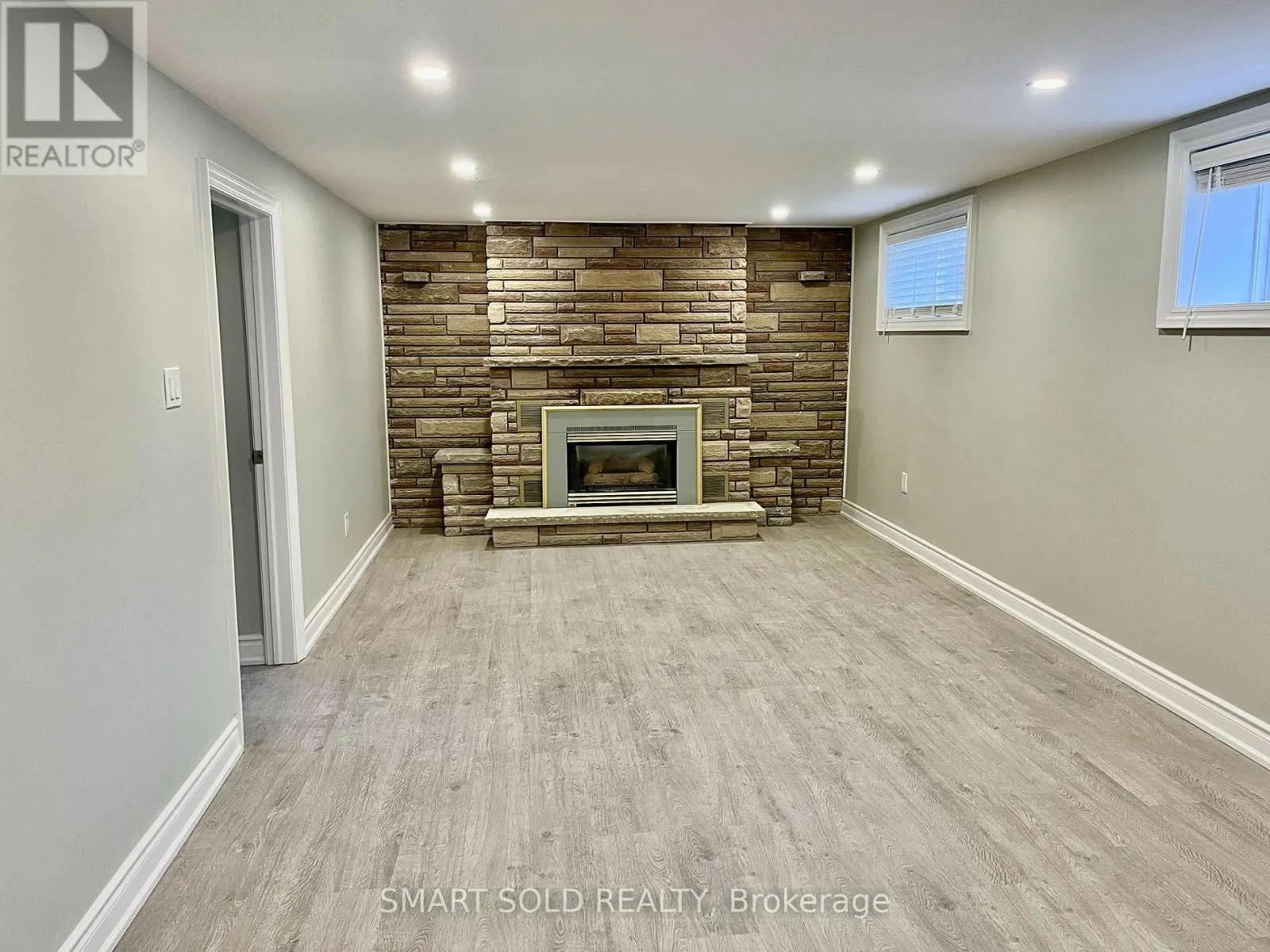 LOWER - 52 MONKSWOOD CRESCENT