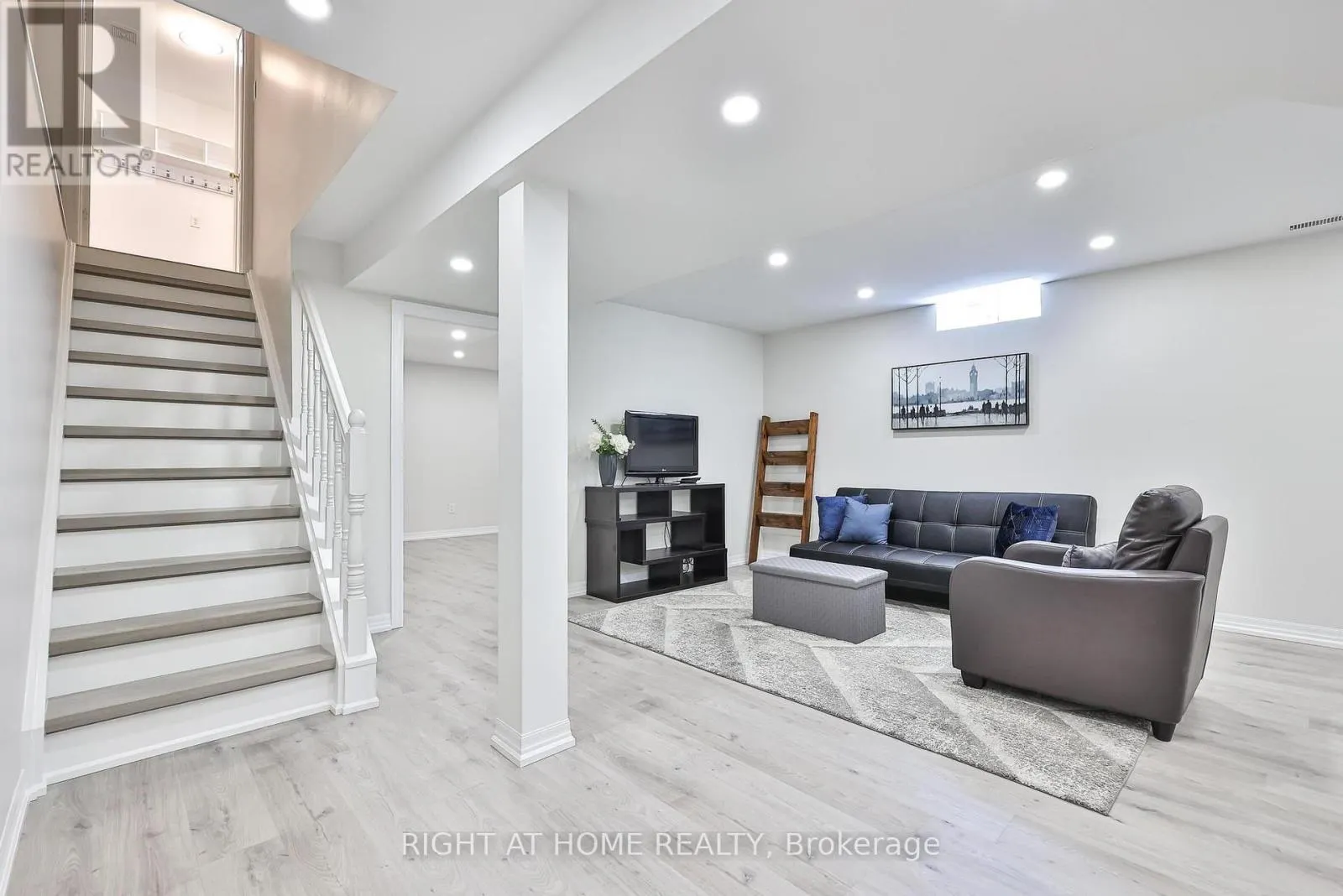 9 GRAND OAK DRIVE
