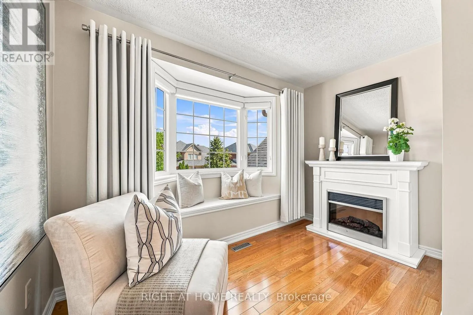 9 GRAND OAK DRIVE
