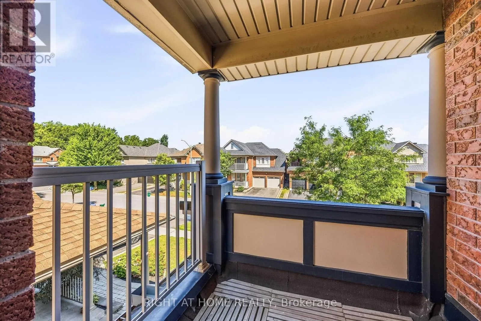 9 GRAND OAK DRIVE