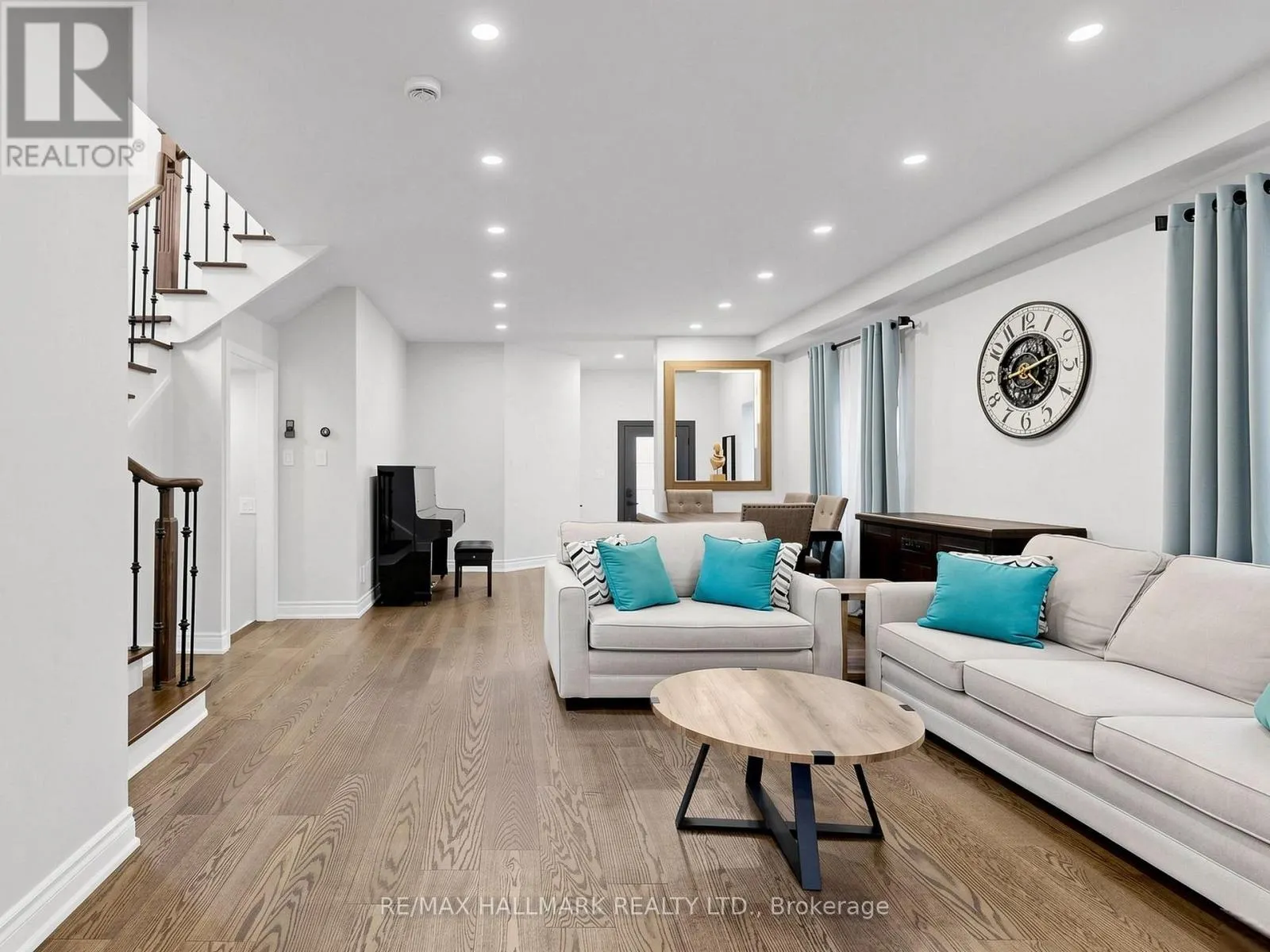 45 COLONIAL CRESCENT