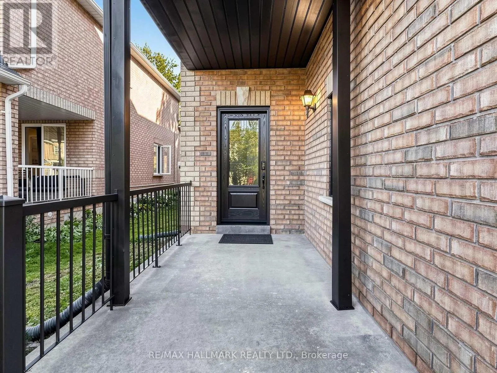 45 COLONIAL CRESCENT