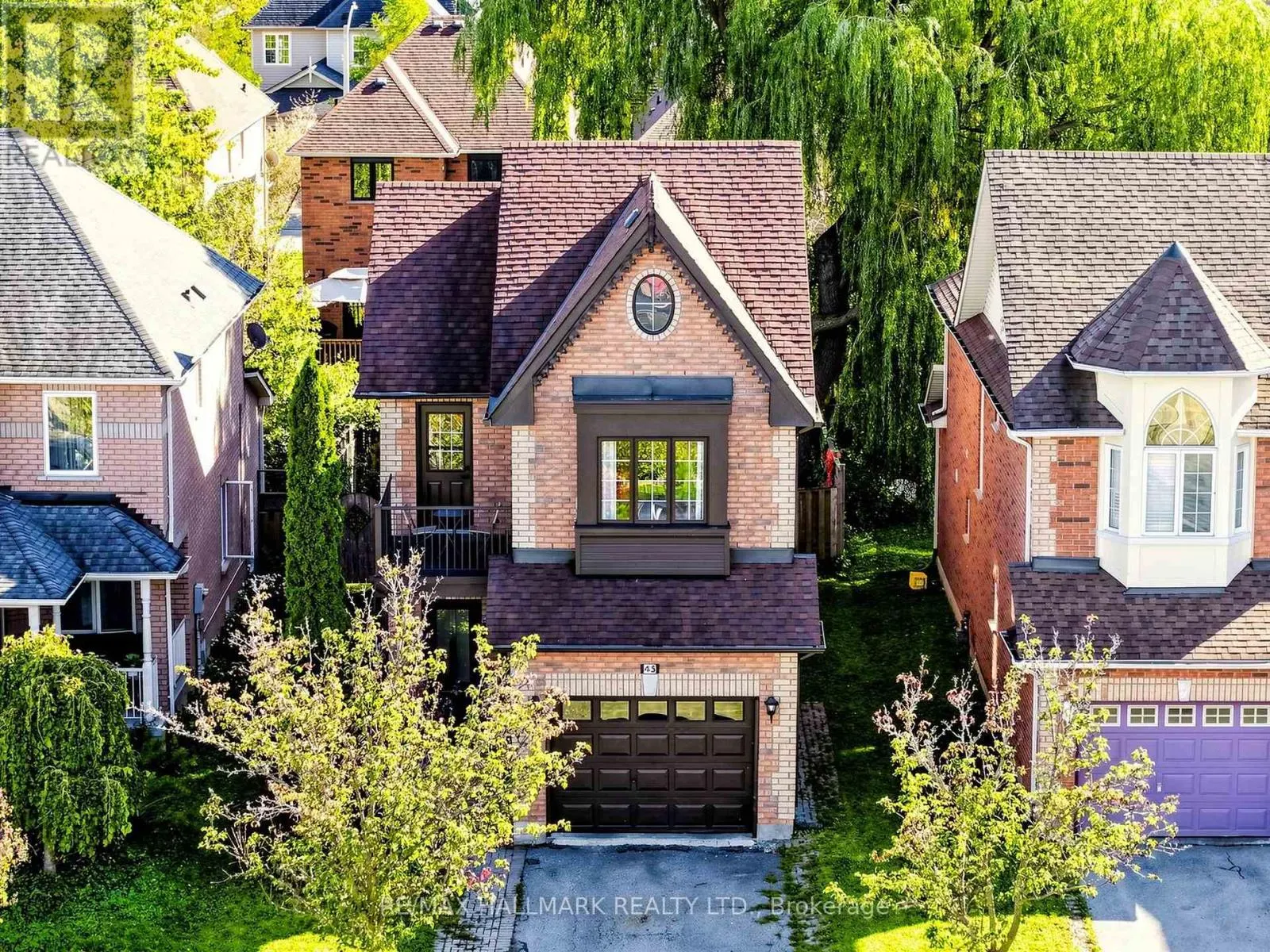 45 COLONIAL CRESCENT