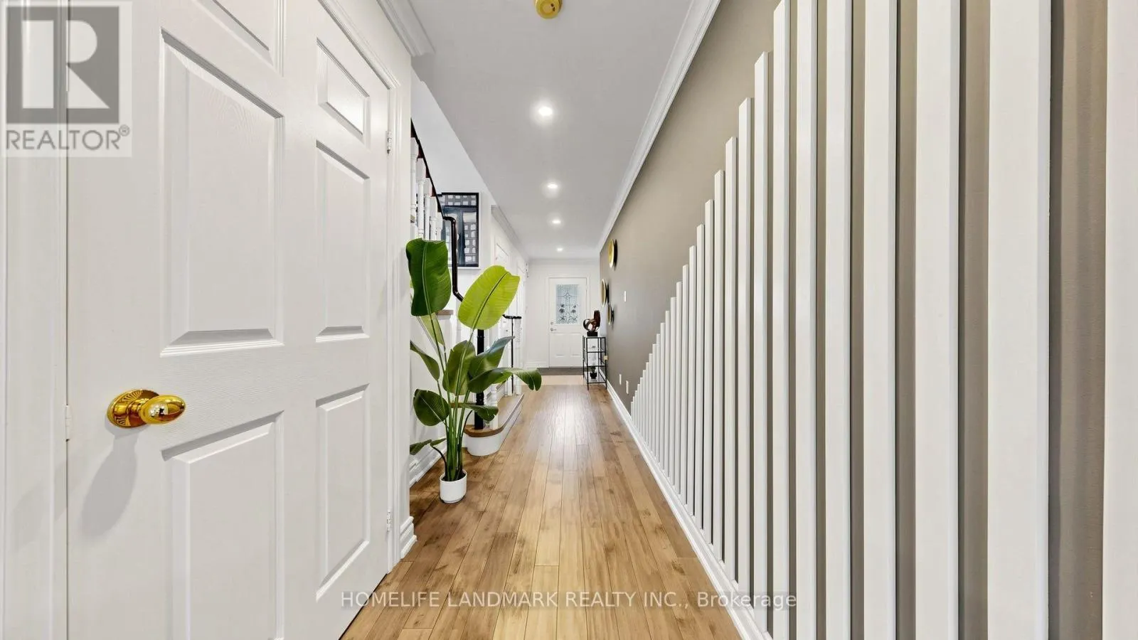 737 CABOTO TRAIL