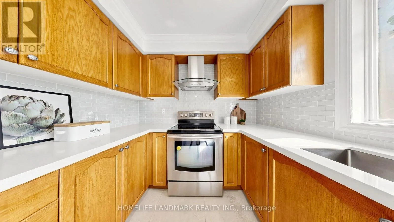 737 CABOTO TRAIL