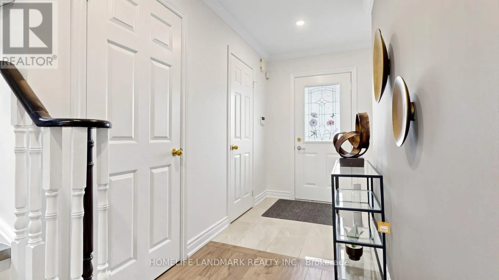 737 CABOTO TRAIL