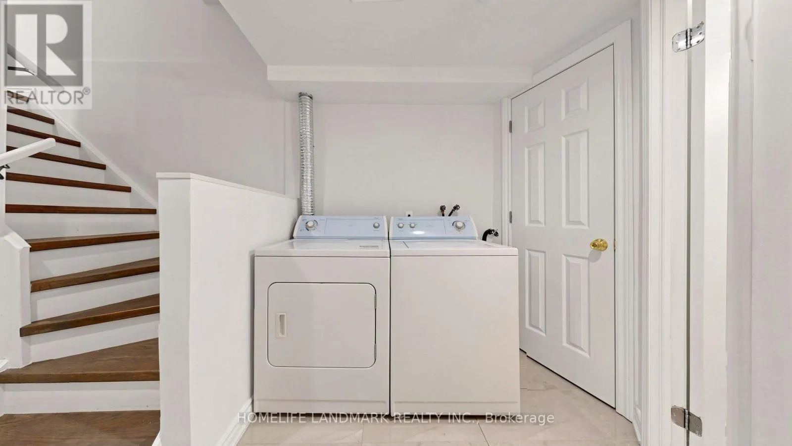 737 CABOTO TRAIL