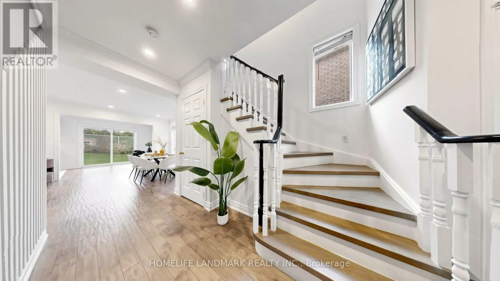 737 CABOTO TRAIL