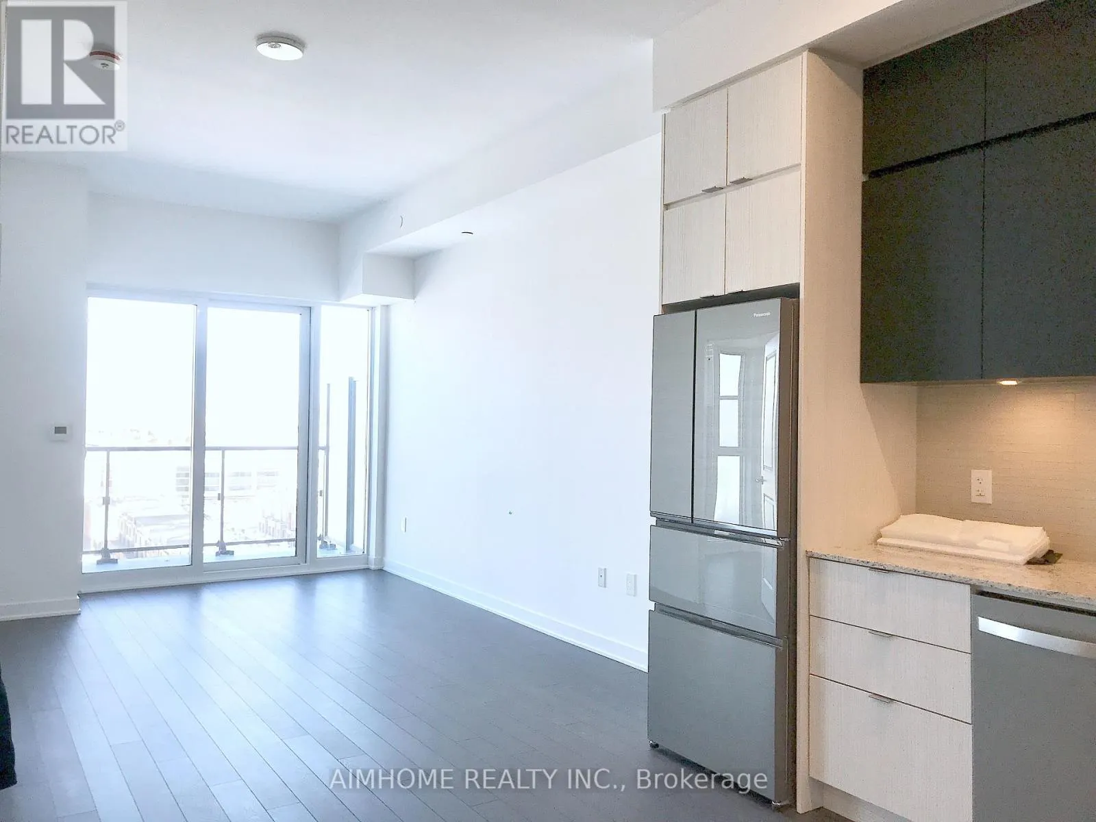 1023 - 100 EAGLE ROCK WAY
