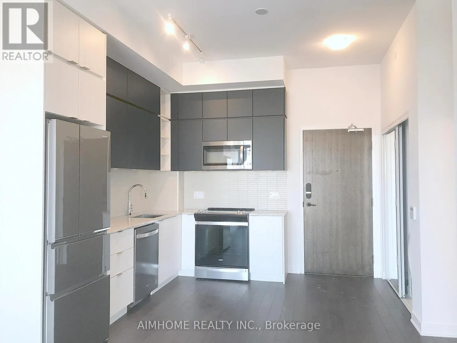 1023 - 100 EAGLE ROCK WAY