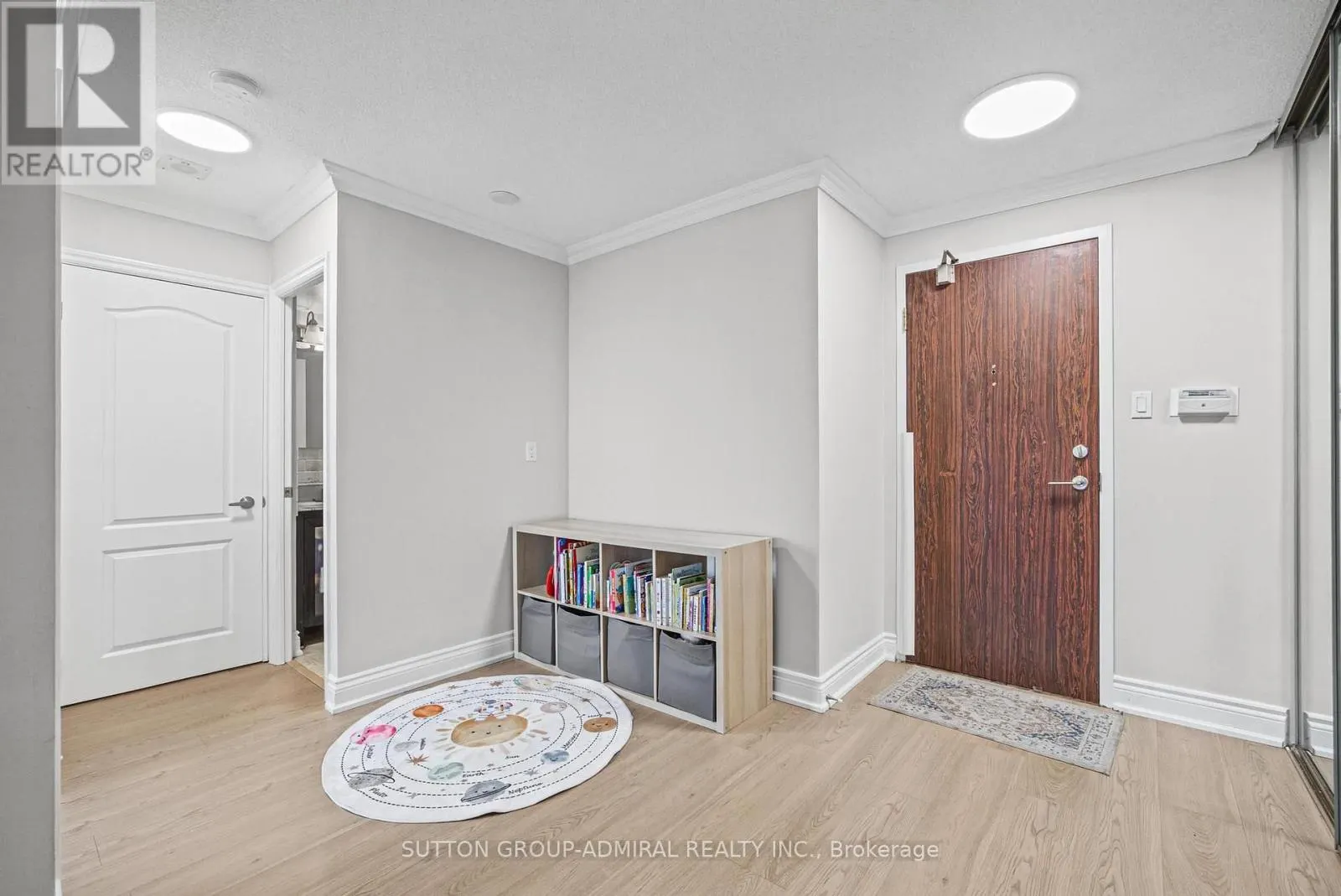 1209 - 7460 BATHURST STREET