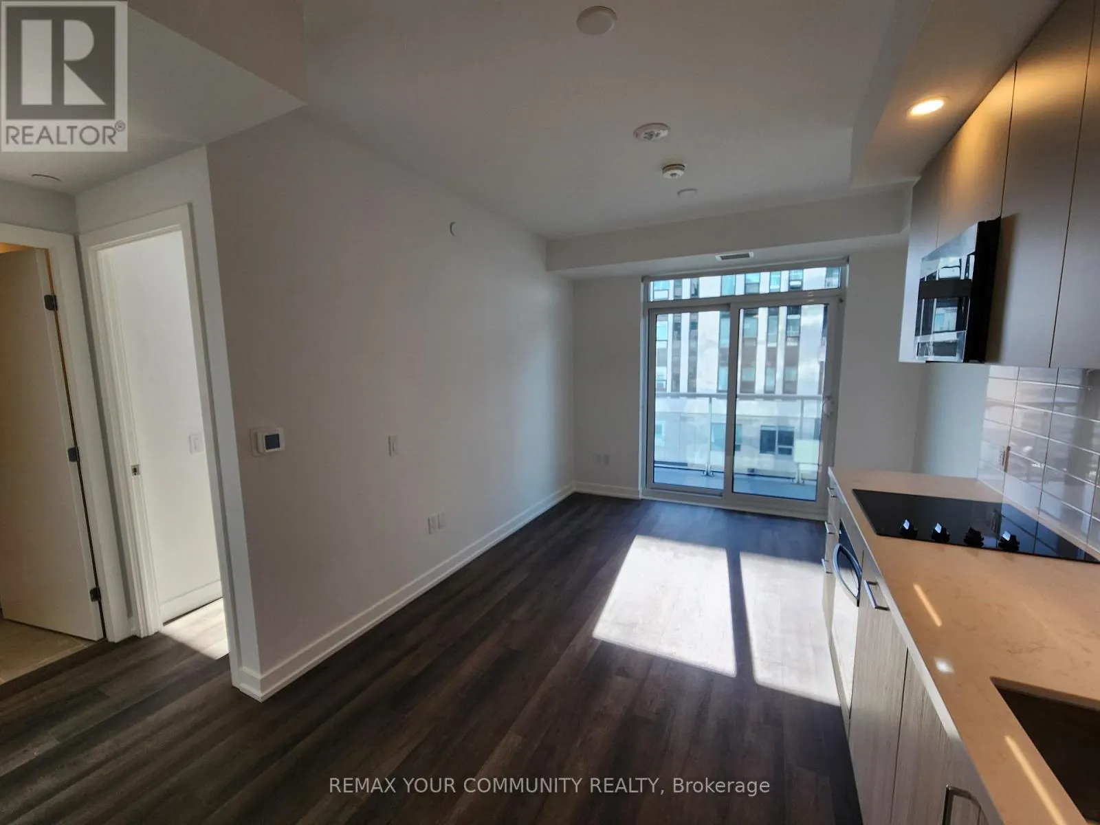 2507 - 5 MEADOWDALE ROAD