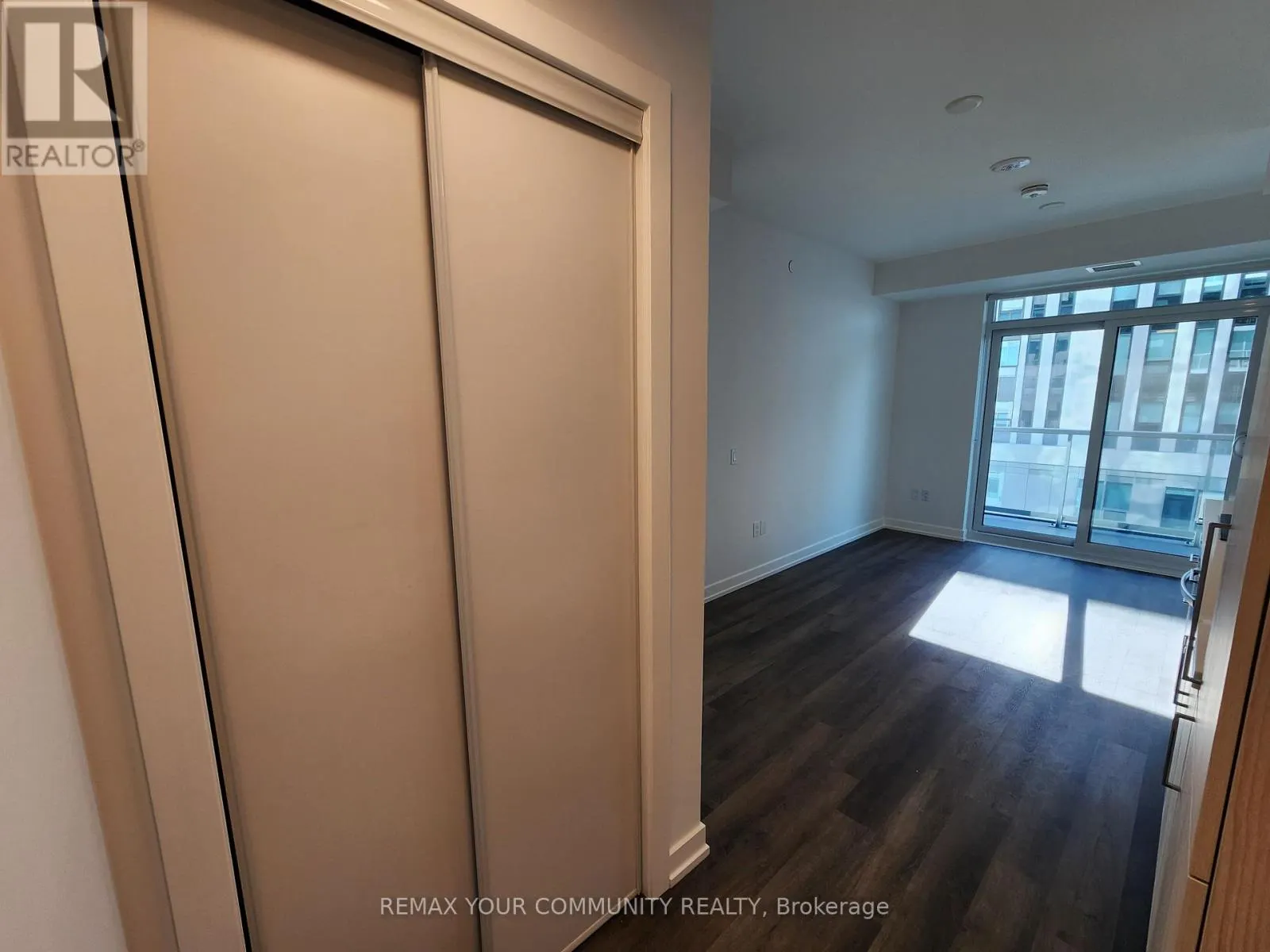2507 - 5 MEADOWDALE ROAD