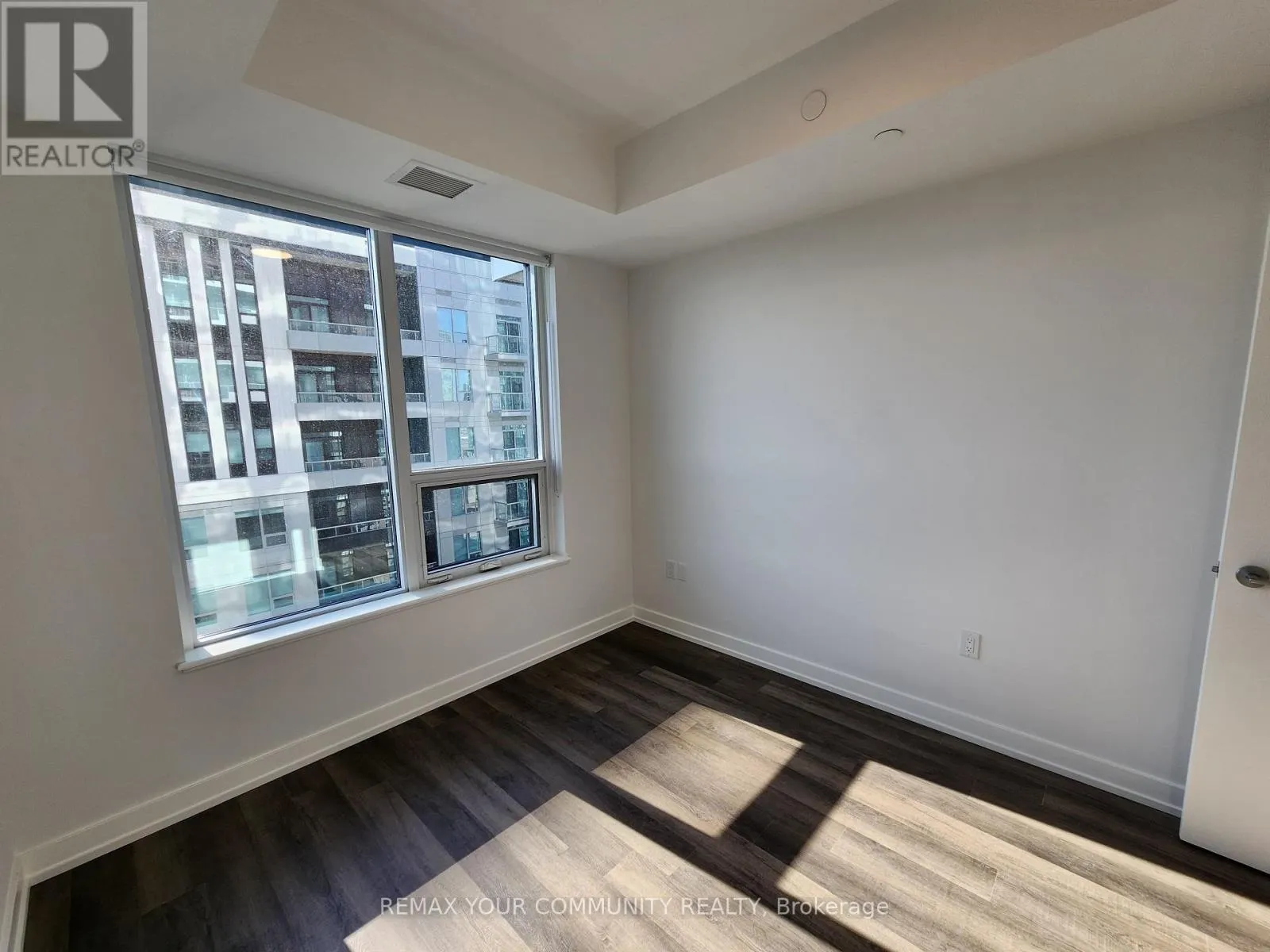 2507 - 5 MEADOWDALE ROAD