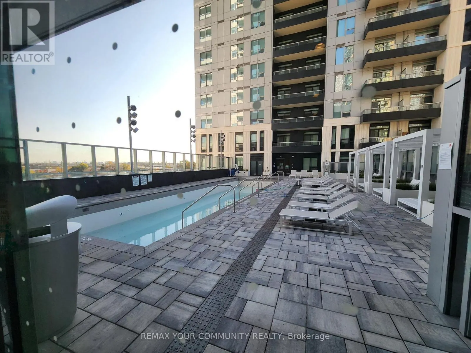 2507 - 5 MEADOWDALE ROAD
