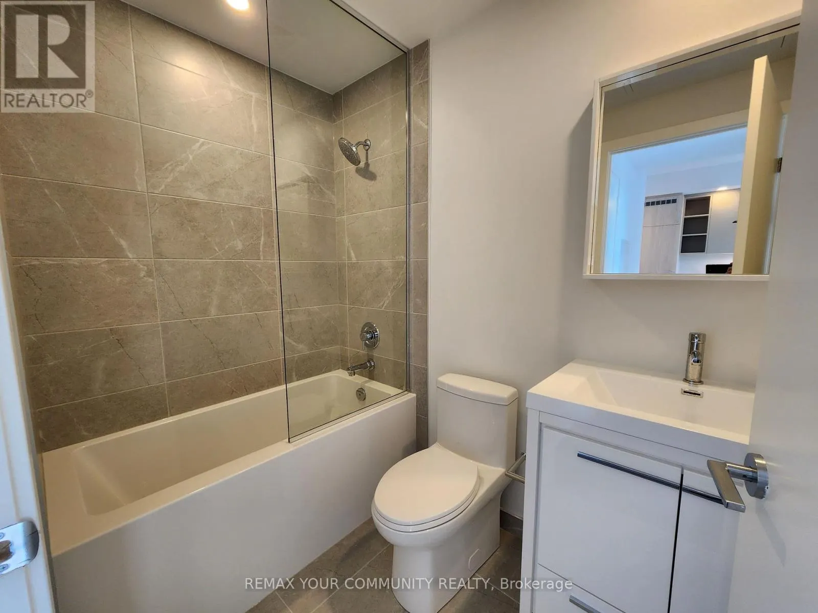 2507 - 5 MEADOWDALE ROAD