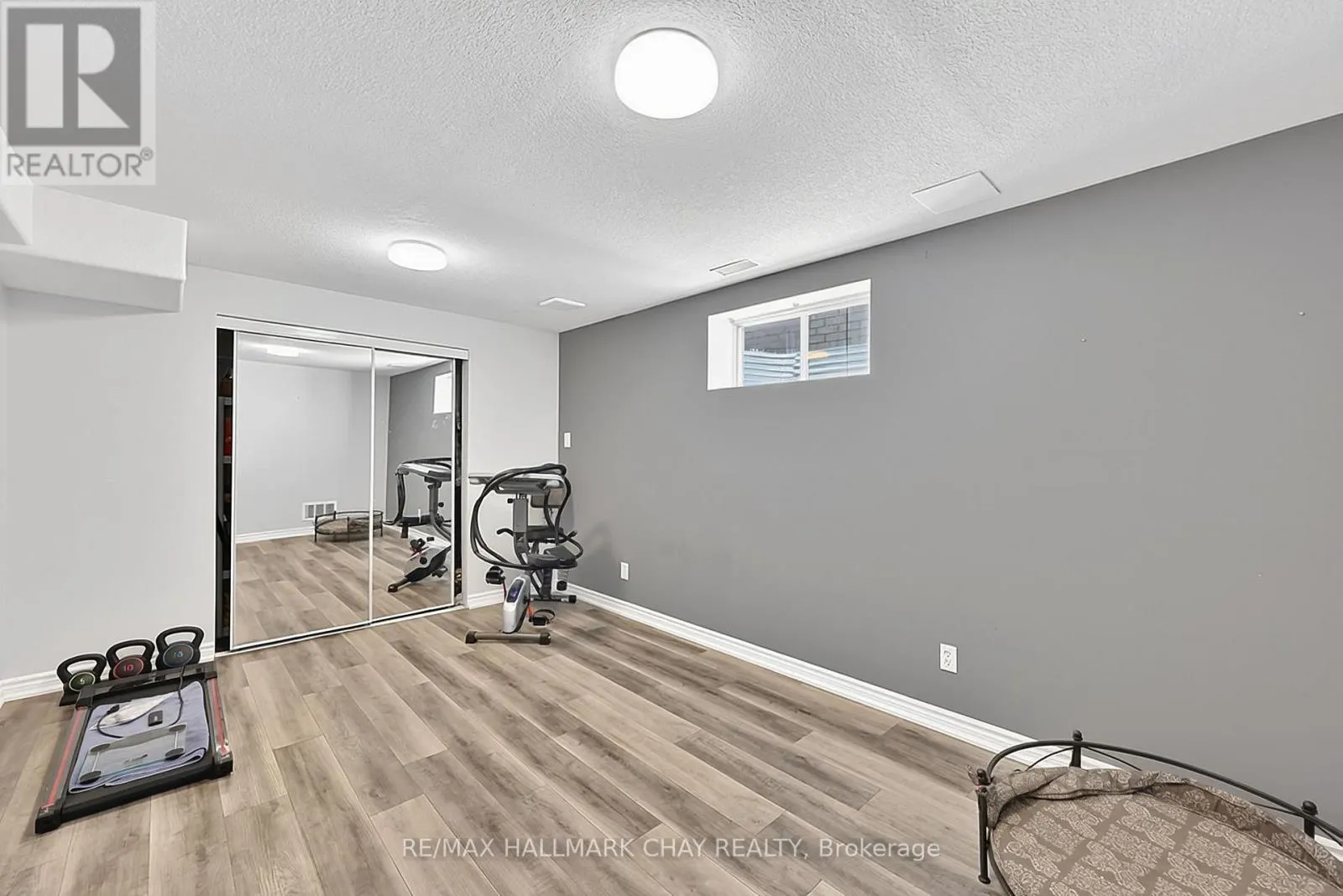 2 SHEPHARD AVENUE