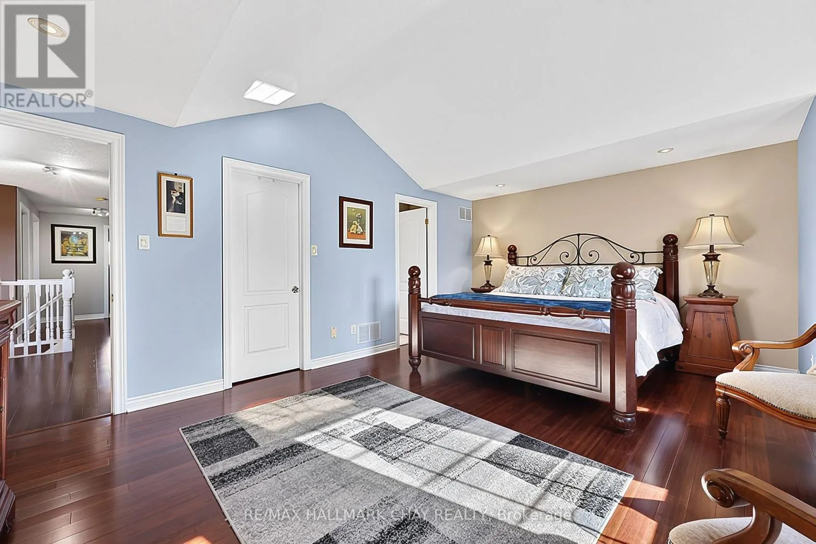 2 SHEPHARD AVENUE